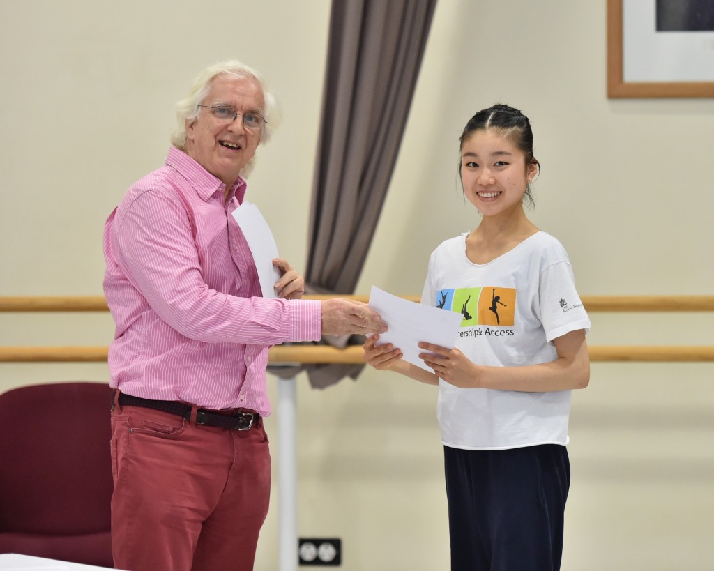 David bain presenting the ballet association bursary award to yuki sugiura.