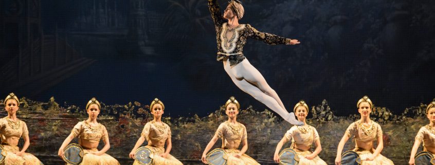 Waltz and Pas d’Action from La Bayadere_The Royal Ballet School_ROH,
Gamzatti; Chisato Katsura
Solor; Francisco Serrano,
Tall ladies; Leticia Dias Domingues, Arianna Maldini, Brooke Ray, Julia Roscoe,
Small ladies; Rachele Pizzillo, Nana Sakai, Rio Sato, Kaho Yanagisawa,
Two men; Lukas Bjørneboe Brændsrød, Gareth Haw,
