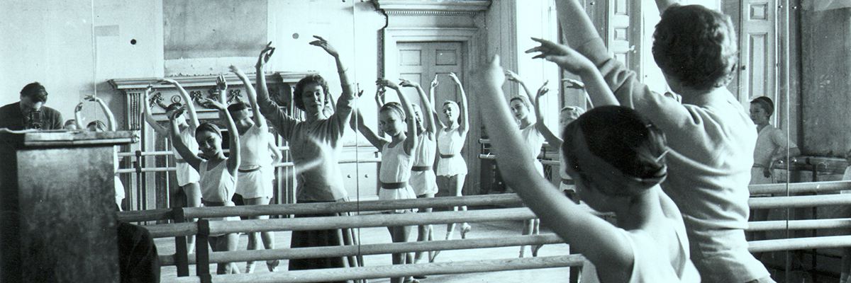 Students in studio in the 1950's