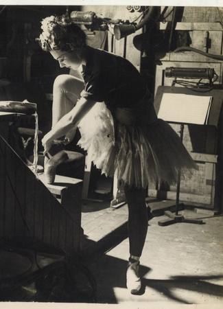 Dame beryl grey (1927-2022) Dame beryl grey (1927-2022)