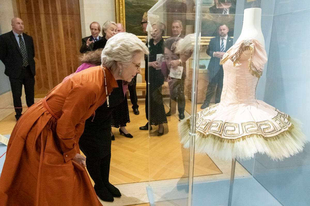 Dame darcey bussell’s tutu on display at guildhall art gallery