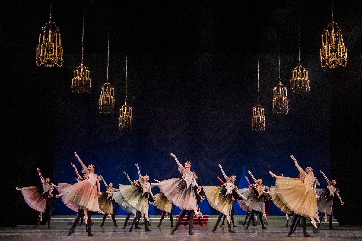 House on the hill レギンス ballet The Nutcracker, Royal Opera House, London | The Independent | The
