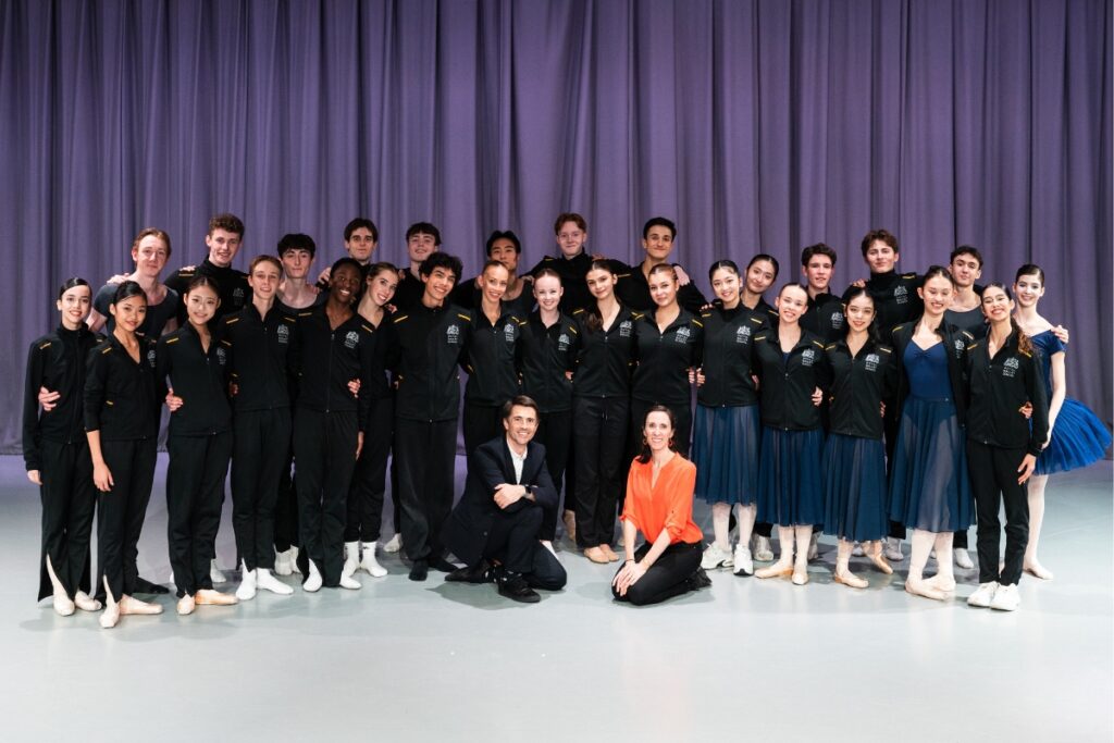Lynn seymour 2 2nd year participants in a group photo with ballet teachers ricardo cervera and itziar mendizabal.