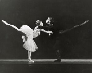 100 stories - anthony dowell and antoinette sibley 